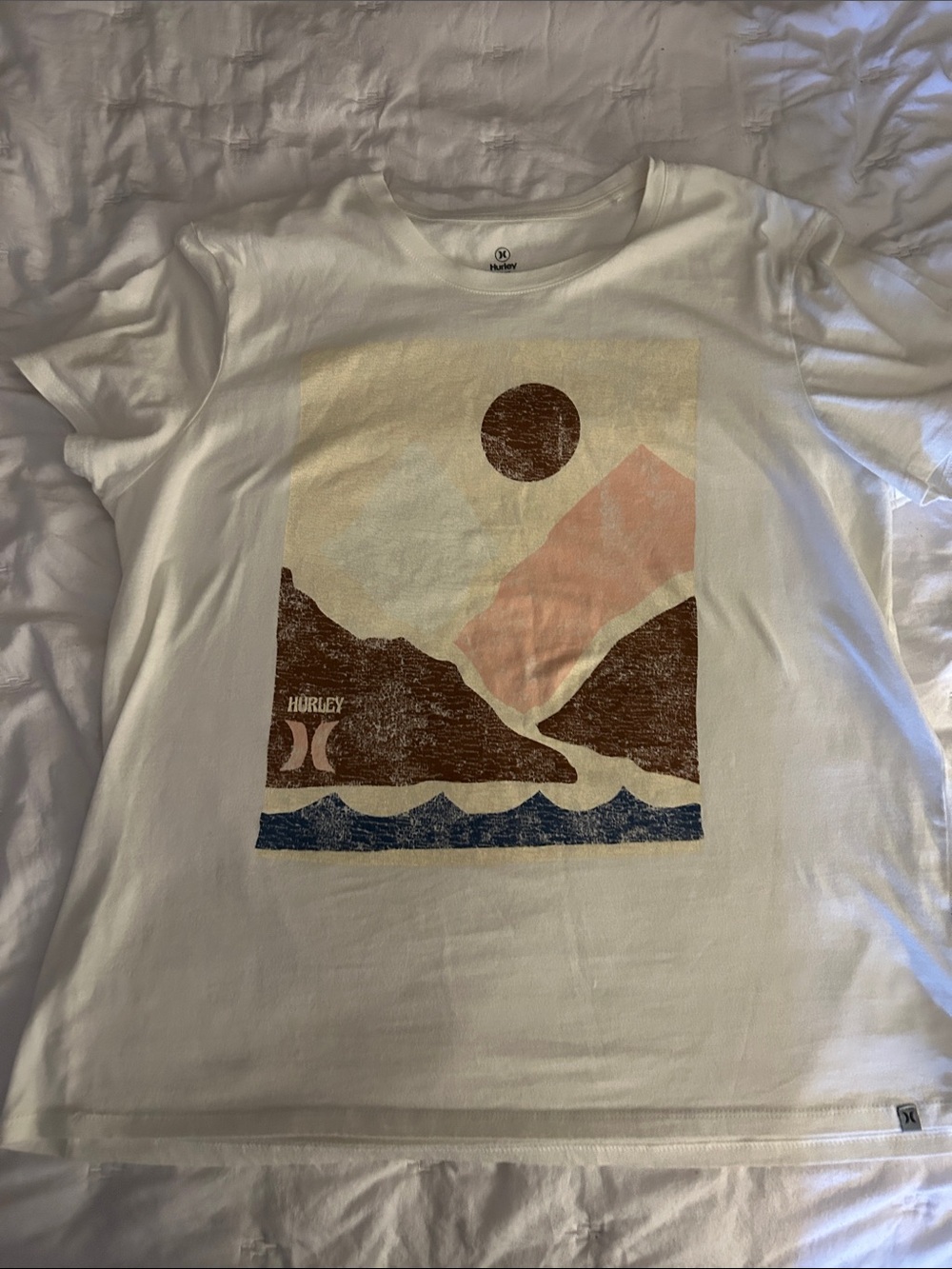 Hurley White Tee with Retro Mountain & Sun Graphic